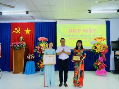 Trường Mầm non Tuổi Ngọc họp mặt kỷ niệm 40 năm ngày nhà giáo Việt Nam