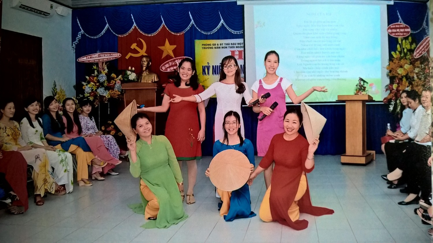 Họp mặt kỷ niệm 33 năm ngày nhà giáo Việt Nam 20-11