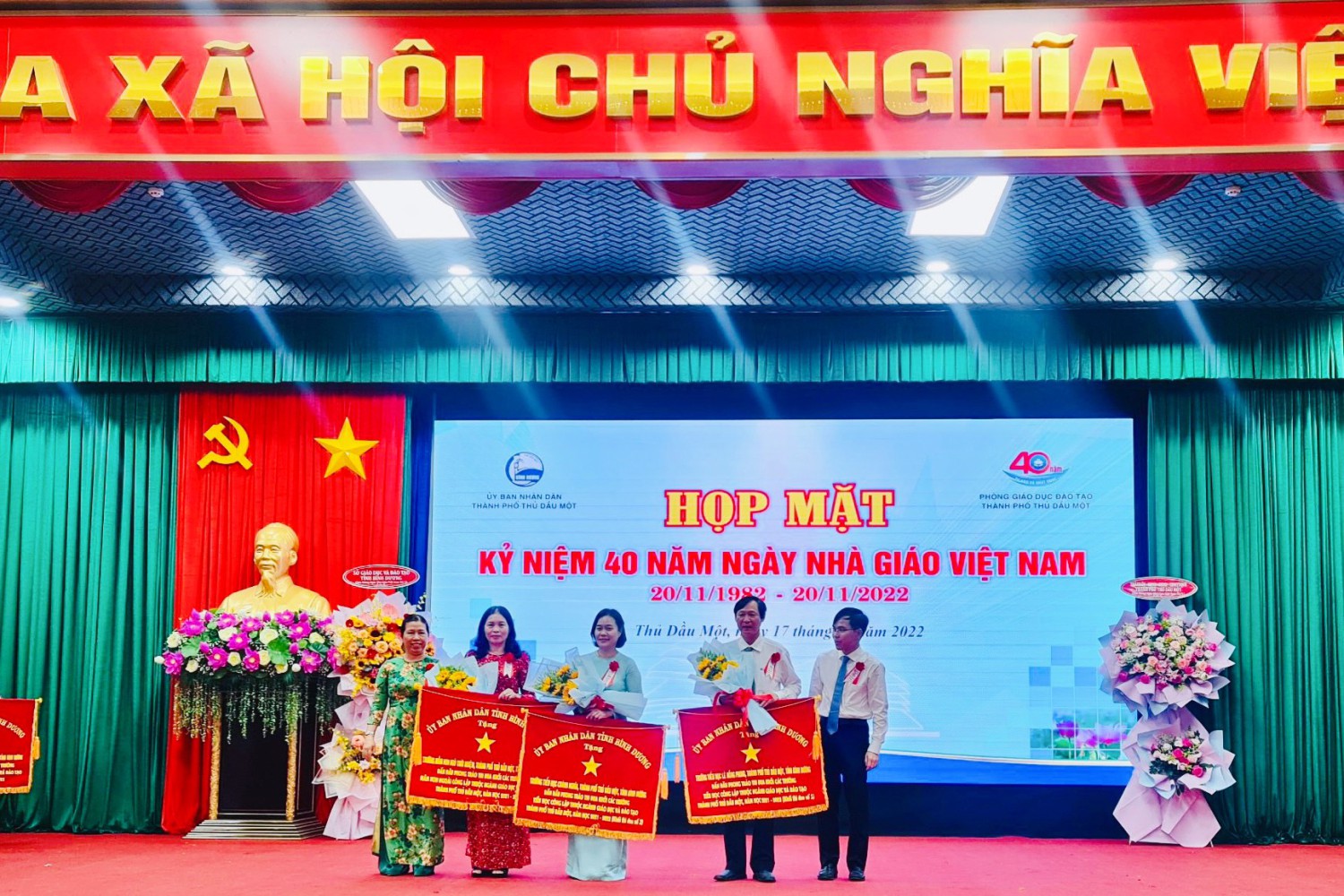 Trường Mầm non Tuổi Ngọc chào mừng Kỷ niệm 40 năm Ngày Nhà giáo Việt Nam (20/11/1982 -20/11/2022)