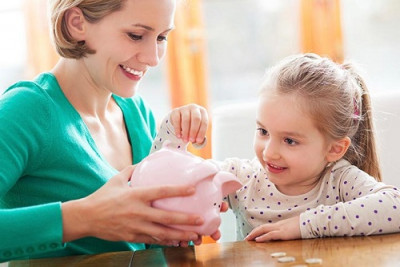Bốn cách dạy trẻ về tiền bạc