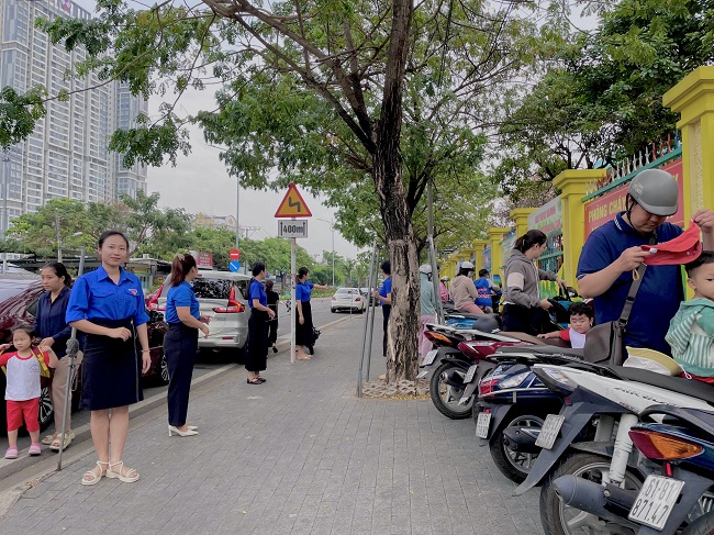 CHI ĐOÀN TRƯỜNG MẦM NON TUỔI NGỌC – LAN TỎA NẾP SỐNG VĂN MINH ĐÔ THỊ & AN TOÀN GIAO THÔNG